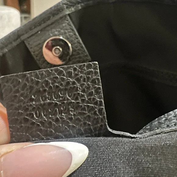 Gucci Black Signature Pattern Tote - Picture 8 of 8